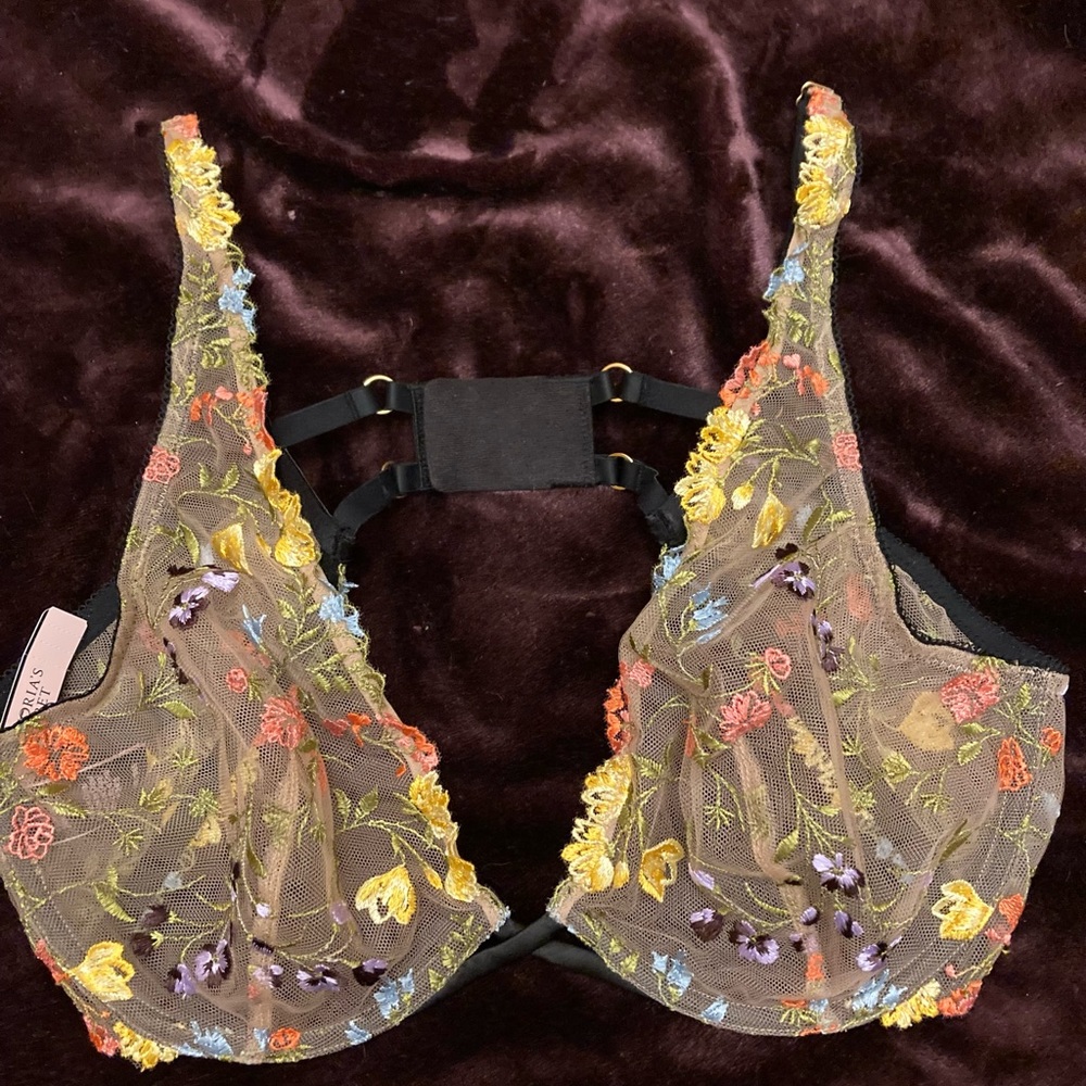 NWT Victoria secrets Dream Angel bra